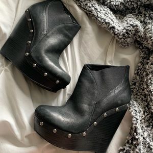 Super cute boots by Jessica Simpson.
